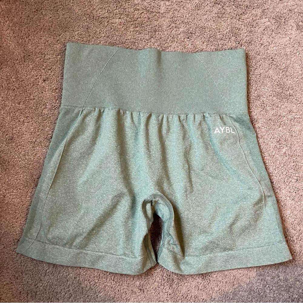 Empower Seamless Shorts - Olive Marl View 3